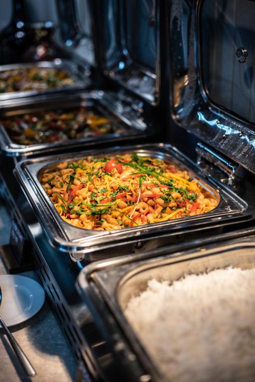 BM Beach Hotel - Resim 38