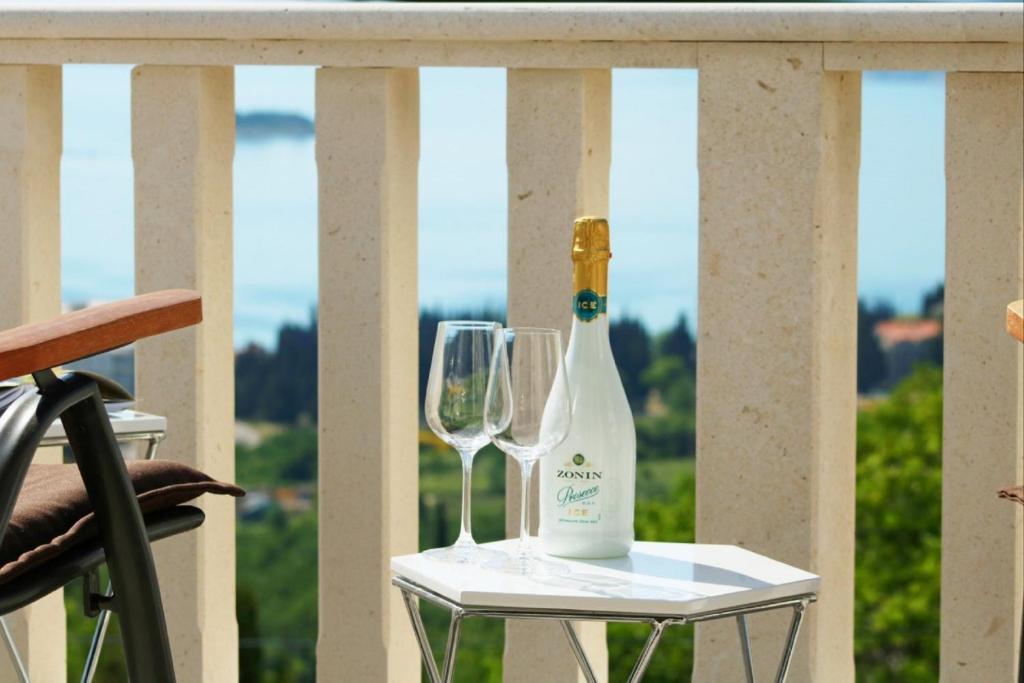 Apartments Mi&Ni - Zwei-Zimmer-Wohnung Mit Balkon Und Meerblick
