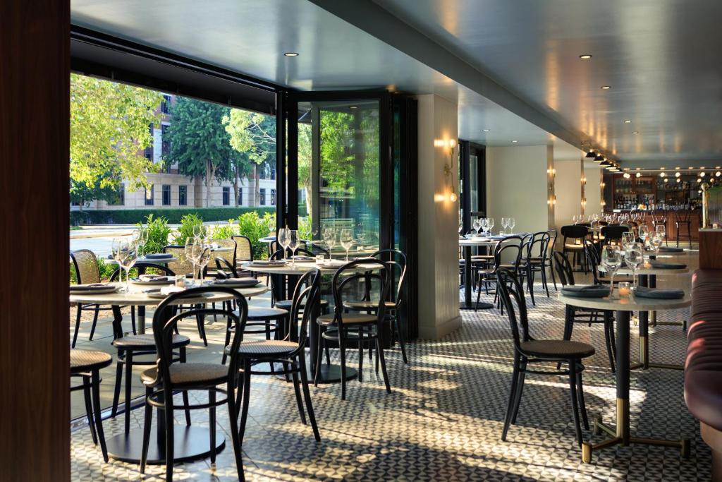 Restaurace v ubytování Kimpton Banneker Hotel by IHG