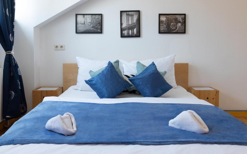 Yeshello Central Station Studio - 2