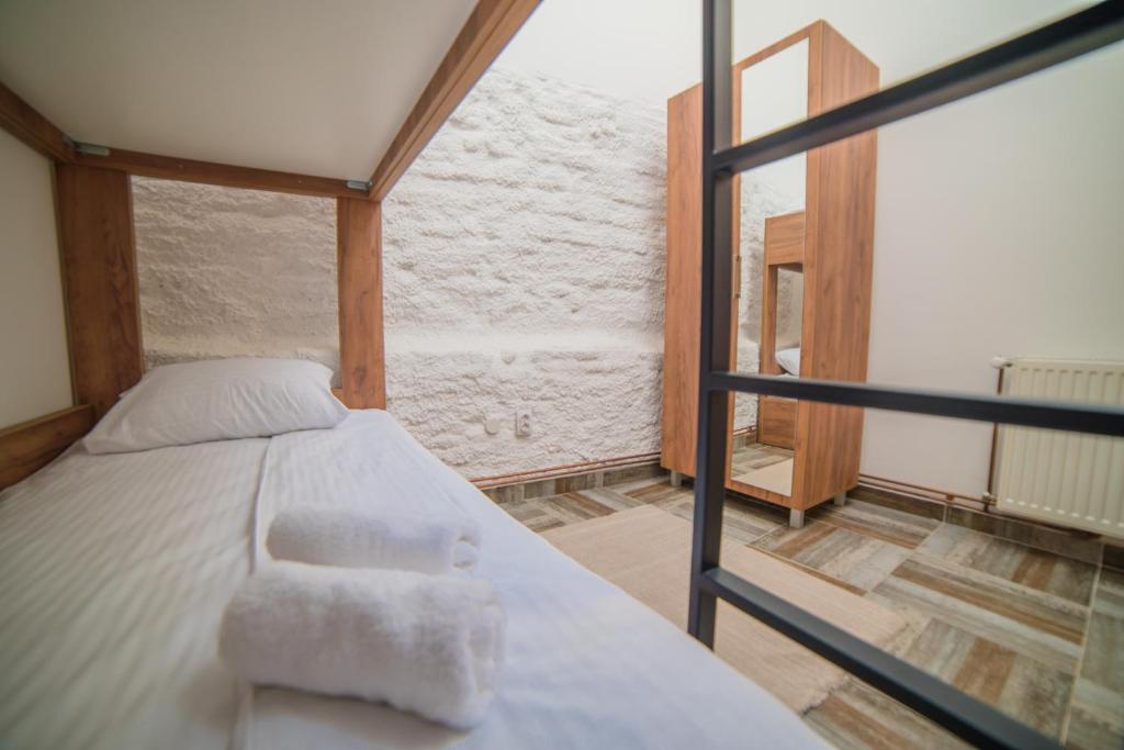 Užički konak - Bed In 4-Bed Mixed Dormitory Room