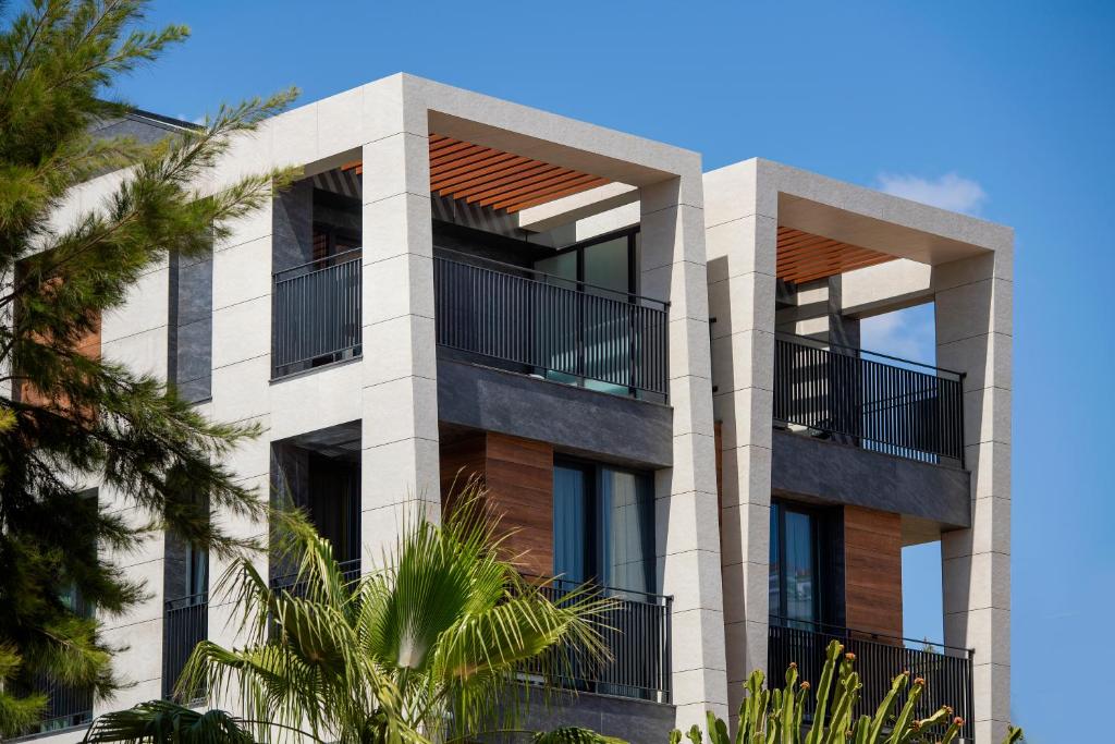 Trend Suites CYCLE - 1