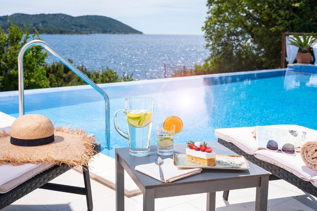 5 Bedroom Villa with Private Pool - Villa Avec Piscine Privée