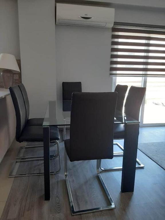 TV a/nebo společenská místnost v ubytování Universe House