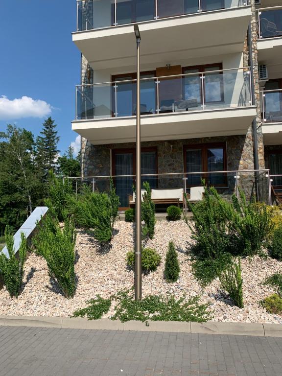 Vonkajšia záhrada v ubytovaní Apartament EverySeason Karpacz