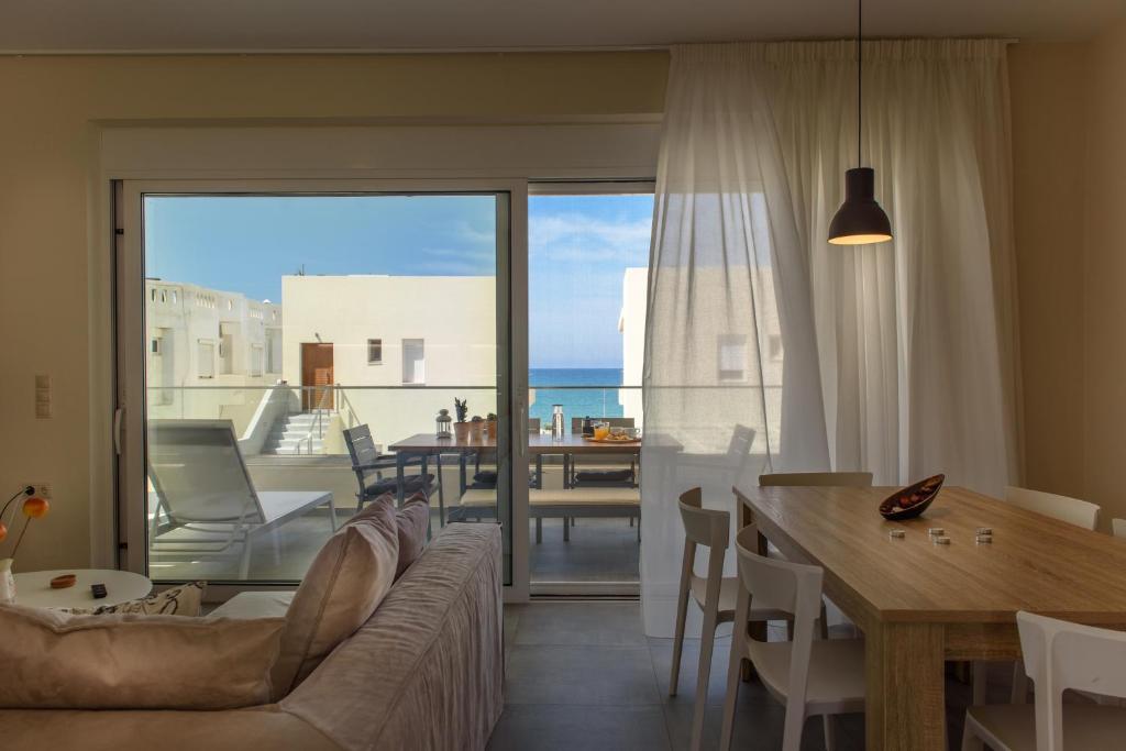 Posedenie v ubytovaní Thetis Beach Suites