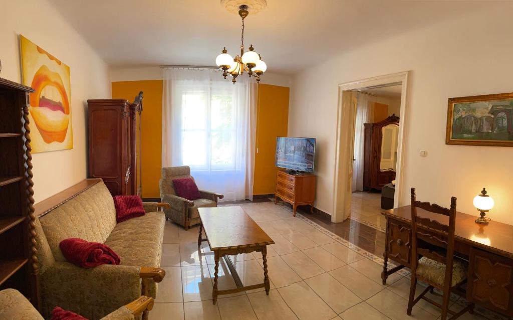 Posedenie v ubytovaní Buda Castle Apartment