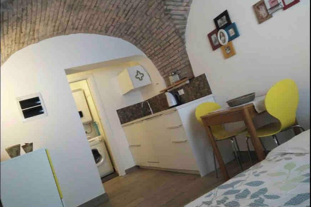 Kuchyň nebo kuchyňský kout v ubytování OLD TOWN 14