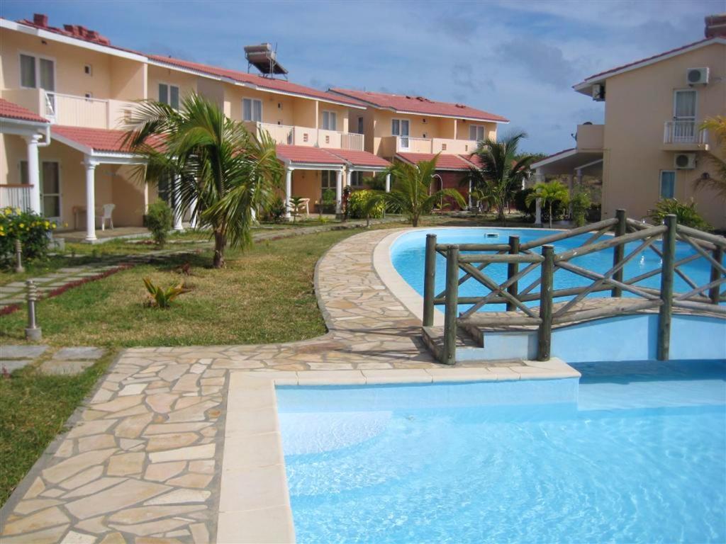 3 bedrooms house with sea view shared pool and enclosed garden at Grand Gaube