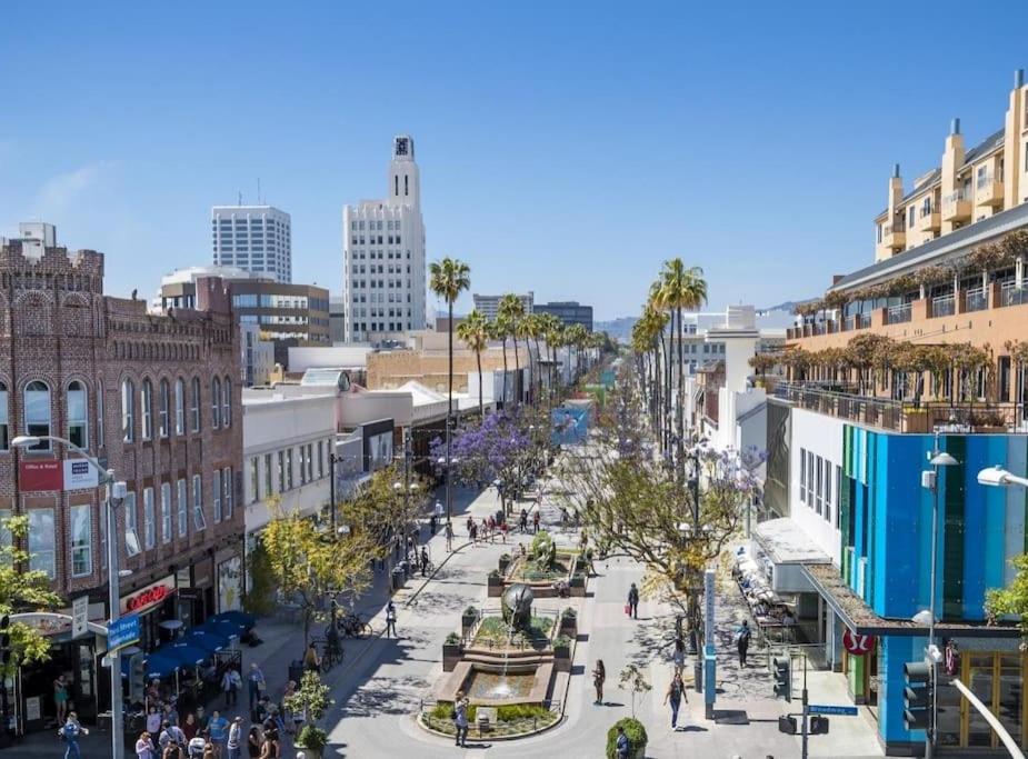 Hotel 7 Large Down Town Santa Monica Apartment, Gallery image of 7 Large Down Town Santa Monica Apartment in Los Angeles