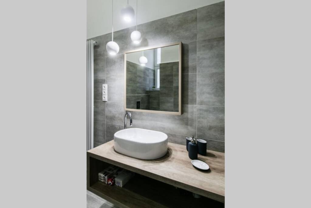 Kúpeľňa v ubytovaní Your Gorgeous and Spacious Dream Home FREE Parking