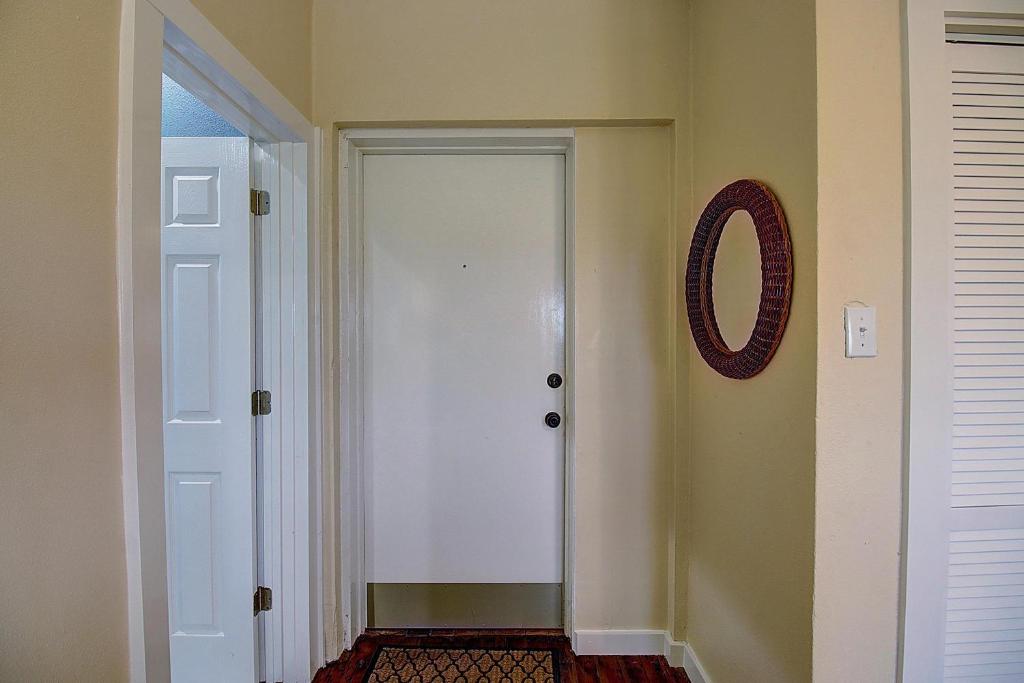 Beachhead Unit 6 - Housity
