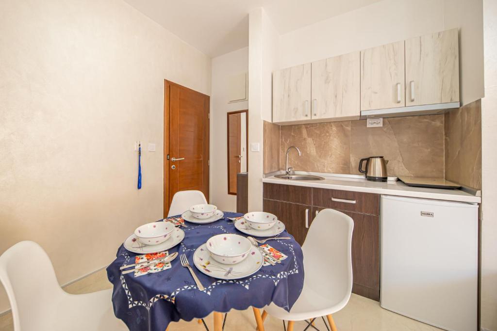 Kuchyň nebo kuchyňský kout v ubytování Kristal Apartmani