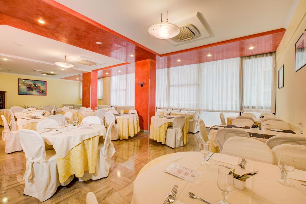 Posezení v ubytování Hotel Dusseldorf
