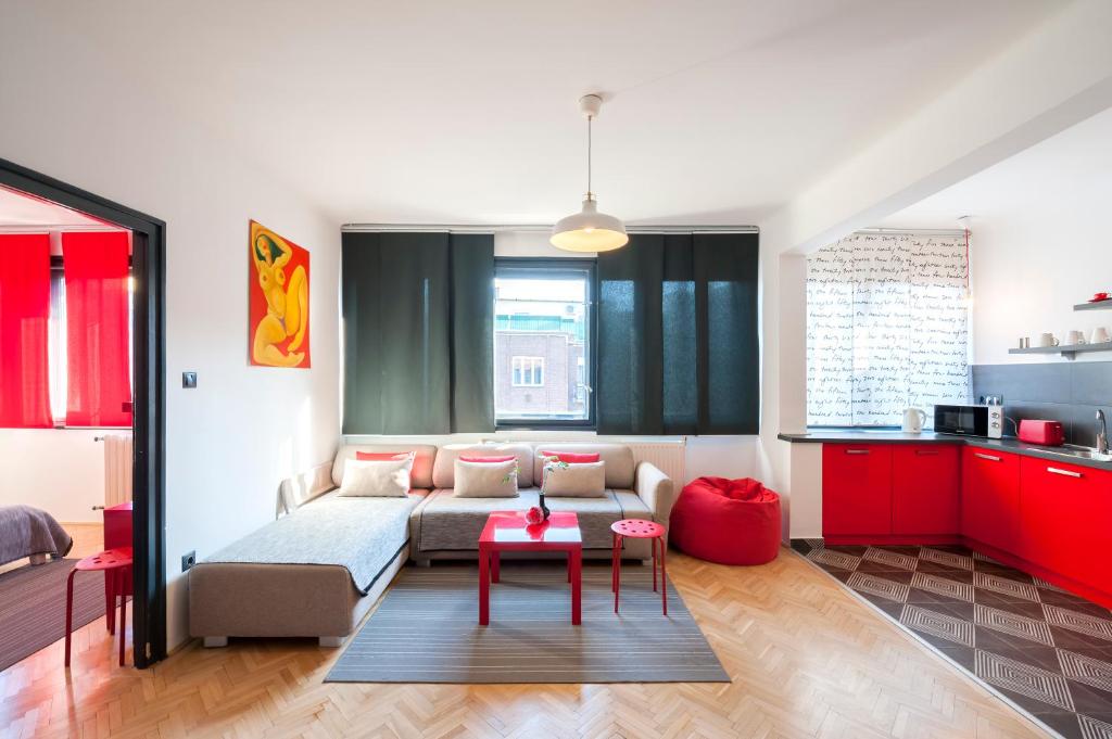 Posedenie v ubytovaní New Design Apartment by Gozsdu Court