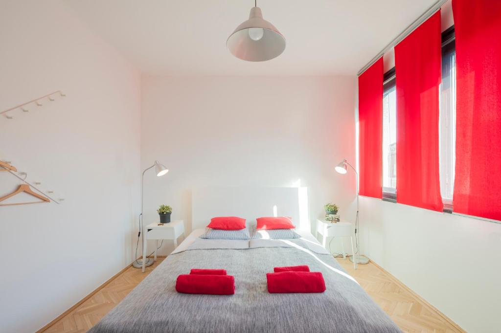 Posteľ alebo postele v izbe v ubytovaní New Design Apartment by Gozsdu Court