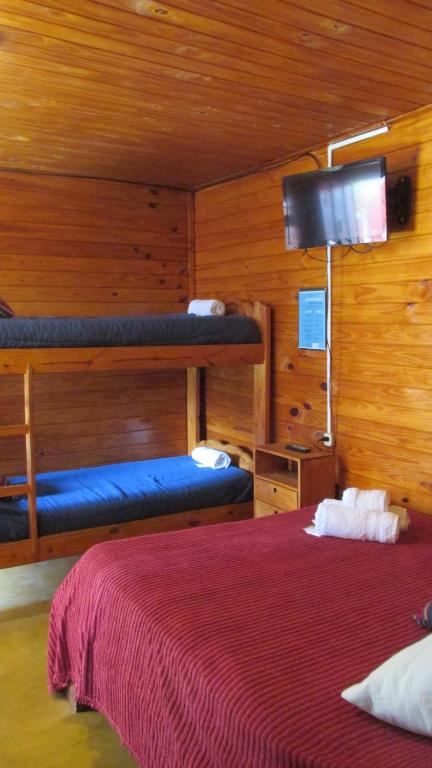 Hostal del Suri - 带有私人浴室的四倍房间