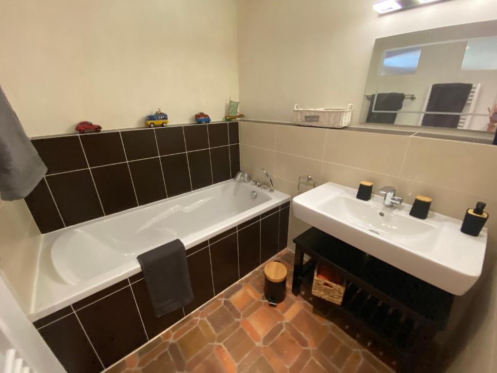 Les loges de yoff - Double Room With Garden View