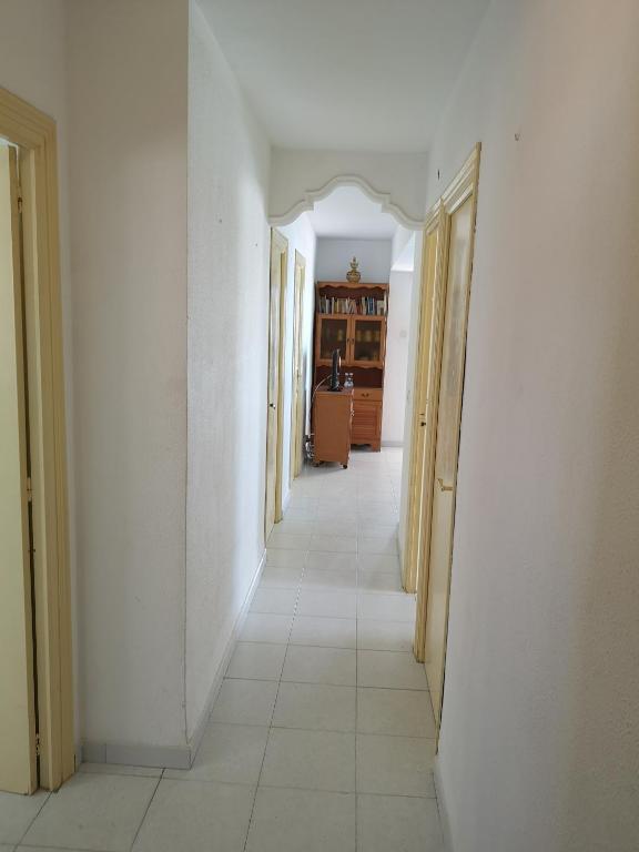 Knihovna v apartmánu