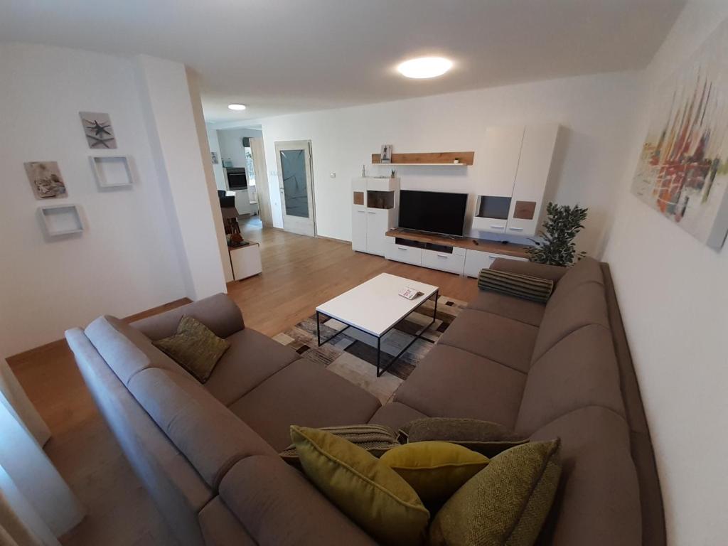 Telewizja i/lub zestaw kina domowego w obiekcie Apartman Ela
