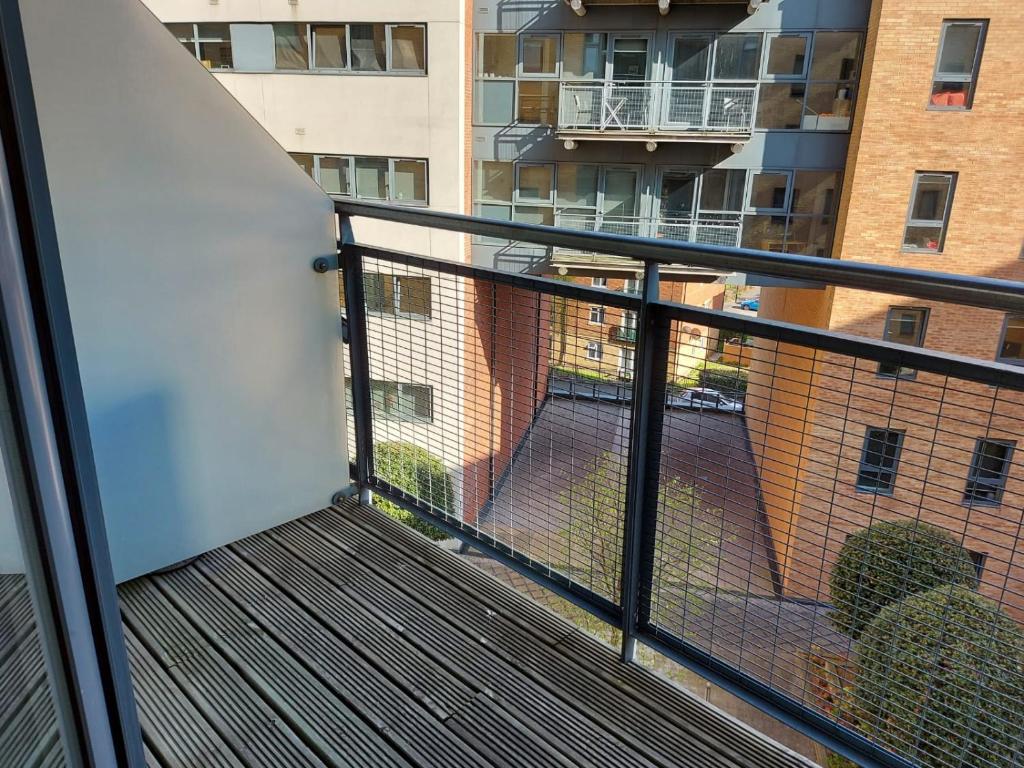 Balkón nebo terasa v ubytování City 2 Bed, 2 Bath, Free Parking & WiFi