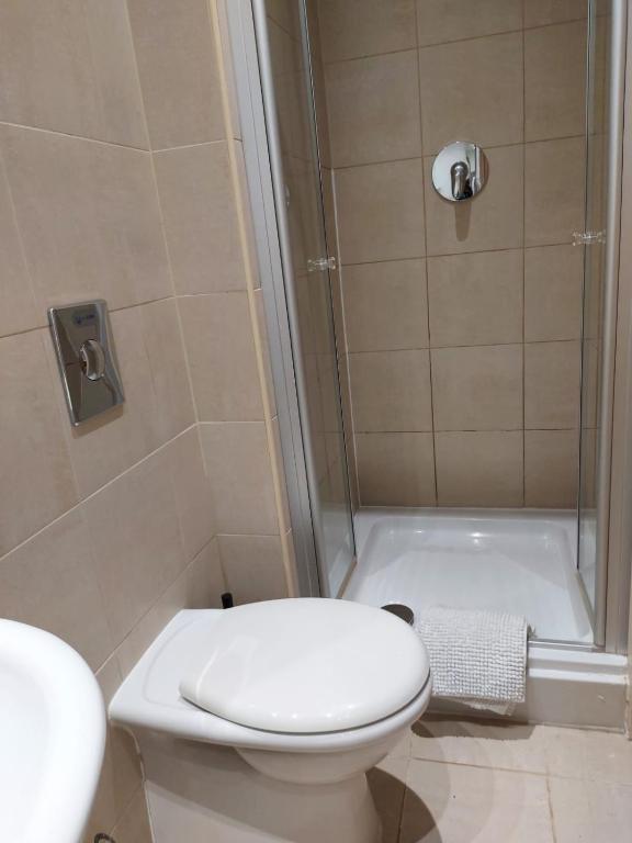 Koupelna v ubytování City 2 Bed, 2 Bath, Free Parking & WiFi