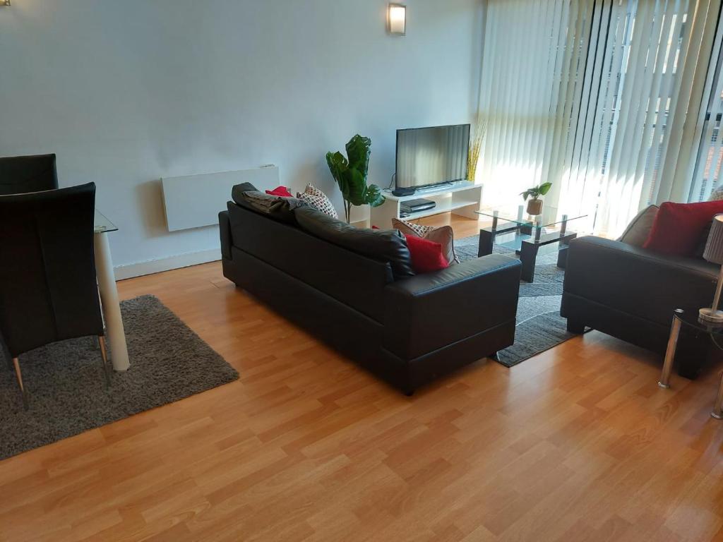 TV a/nebo společenská místnost v ubytování City 2 Bed, 2 Bath, Free Parking & WiFi