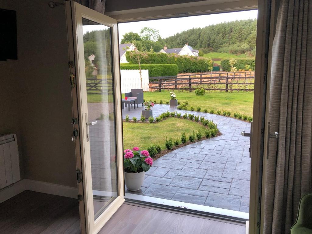 Zahrada ubytování The Lodge - Rural Tipperary bordering Kilkenny