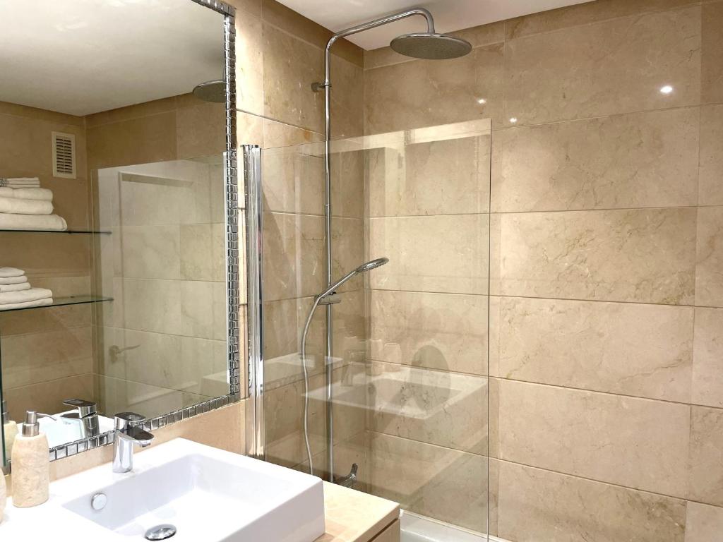 Apartment Luxury Suite Puerto Banus, Marbella, Spain ...