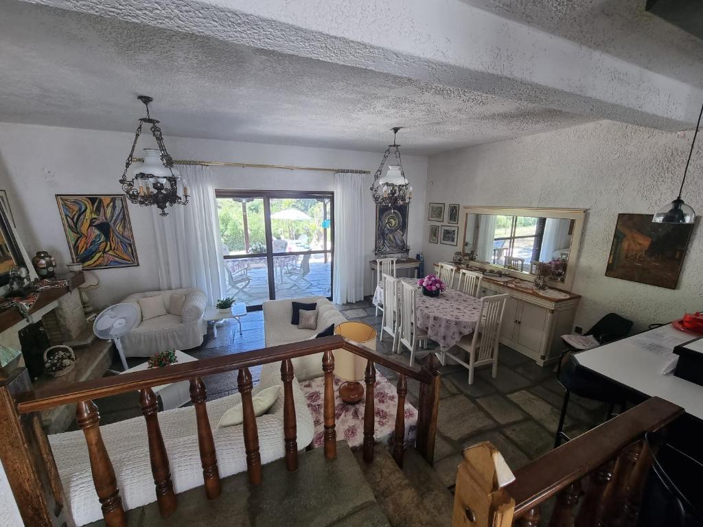 Posedenie v ubytovaní Beachfront Villa 100m from Sea for up to 10 guests