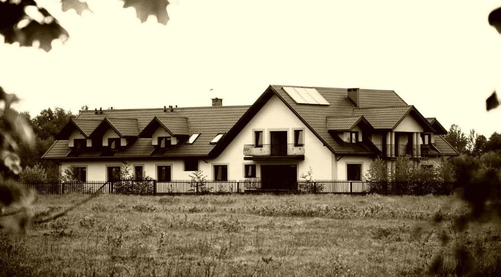 Budova, kde se farma nachází