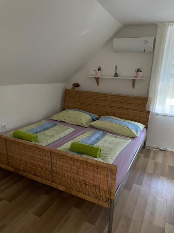Posteľ alebo postele v izbe v ubytovaní Bogi House
