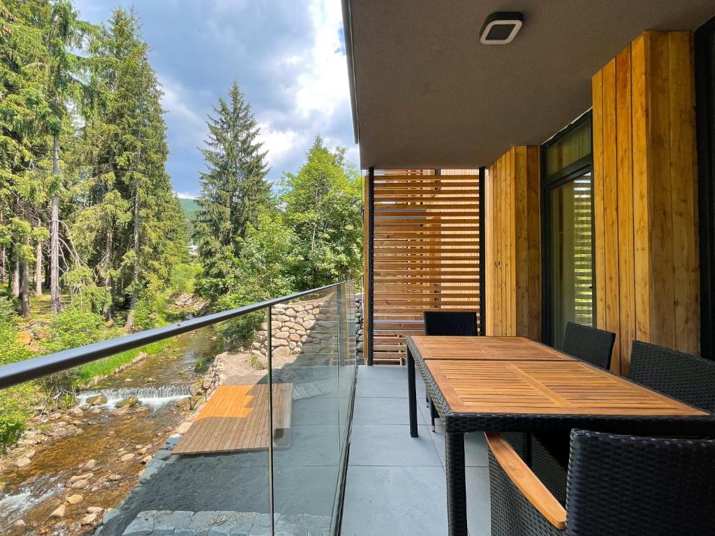 Balkón nebo terasa v ubytování Apartmán Dolce Vita Harrachov 1.8