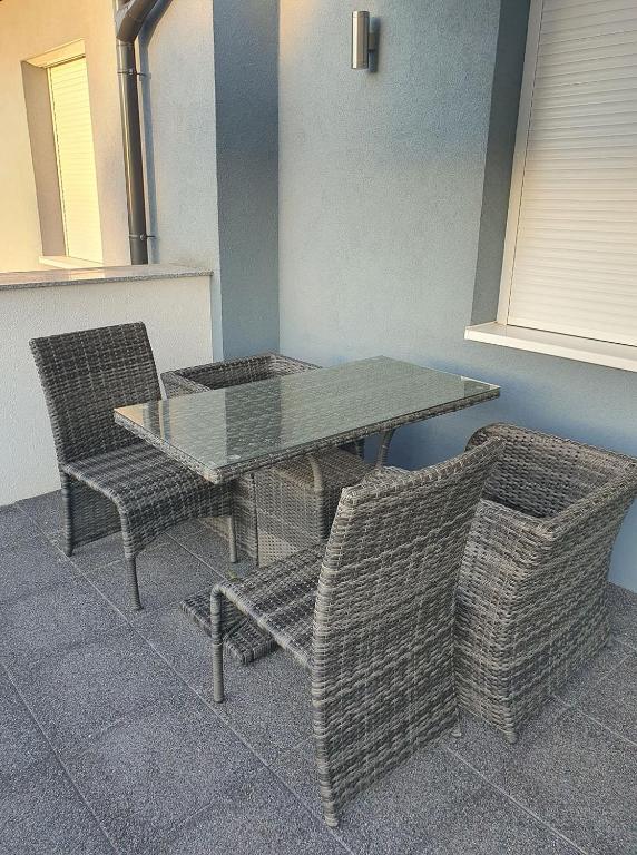 Posedenie v ubytovaní Dévai-LUX Apartman Sárvár