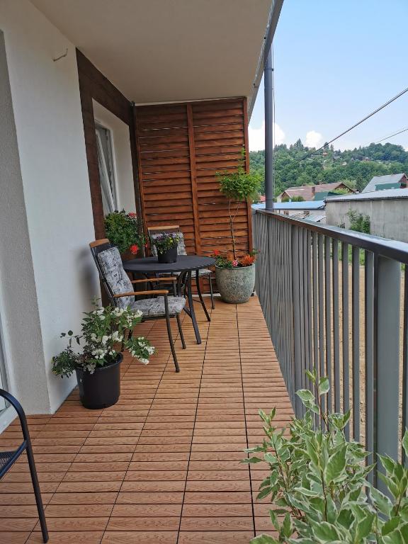 Balkón nebo terasa v ubytování APARTAMENT BIESZCZADY
