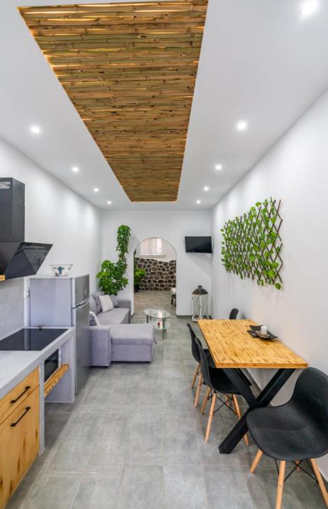 O zonă de relaxare la Vlychada's Diamond Apartments