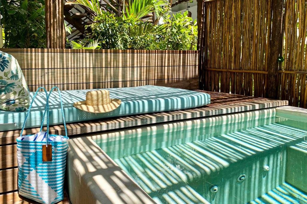 Bazén v ubytování Cabanas Tulum- Beach Hotel & Spa nebo v jeho okolí