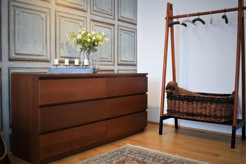 Posteľ alebo postele v izbe v ubytovaní Your Gorgeous and Spacious Dream Home FREE Parking