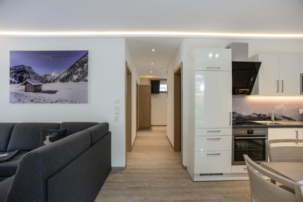 Kuchyň nebo kuchyňský kout v ubytování R Appartements Sommerbergbahnen inklusive