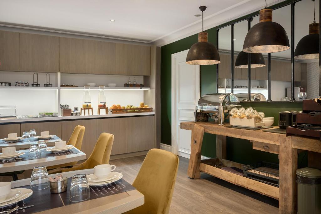 Hôtel le Royal Rive Gauche - Resim 18