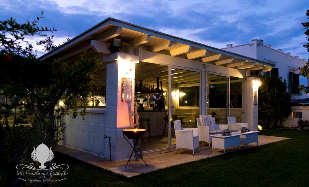 Patio alebo iná vonkajšia časť ubytovania La Valle Del Cristallo Wellness & Charme