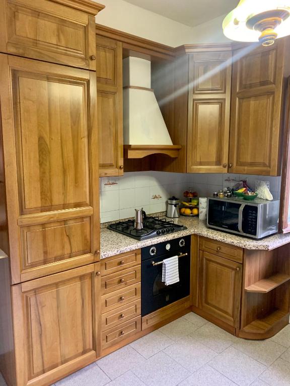 Kuchyň nebo kuchyňský kout v ubytování Reginaldo's home