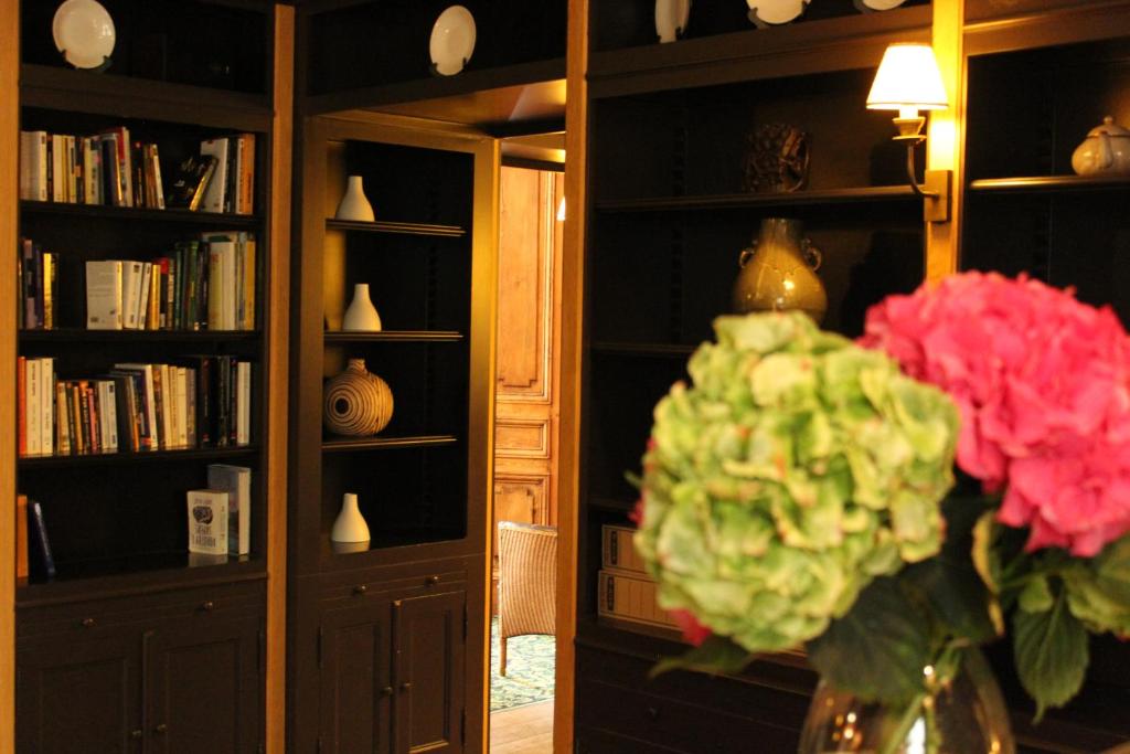 Hôtel Relais Monceau - Resim 23