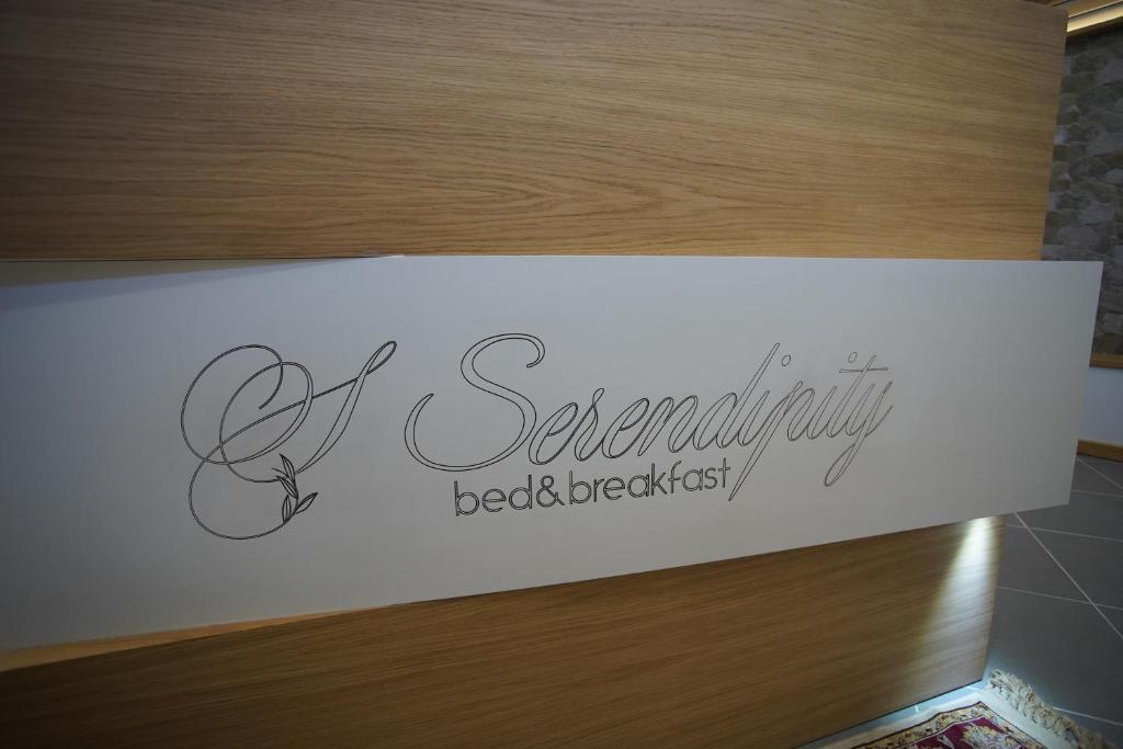 Certifikát, hodnocení, plakát nebo jiný dokument vystavený v ubytování Serendipity B&B