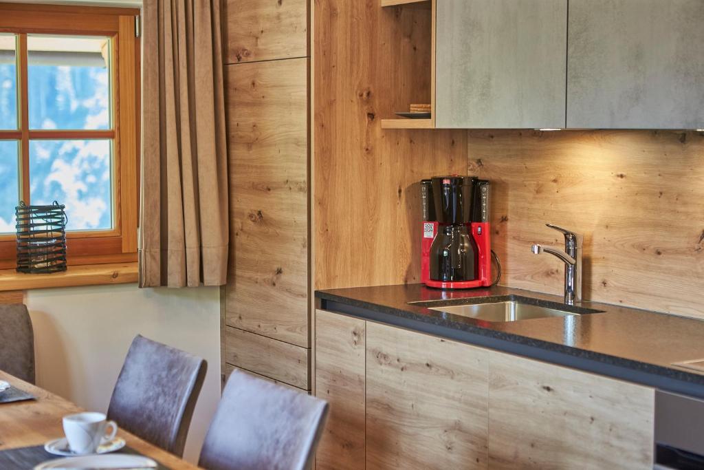 Kuchyň nebo kuchyňský kout v ubytování Feriengut Streitberg Appartements