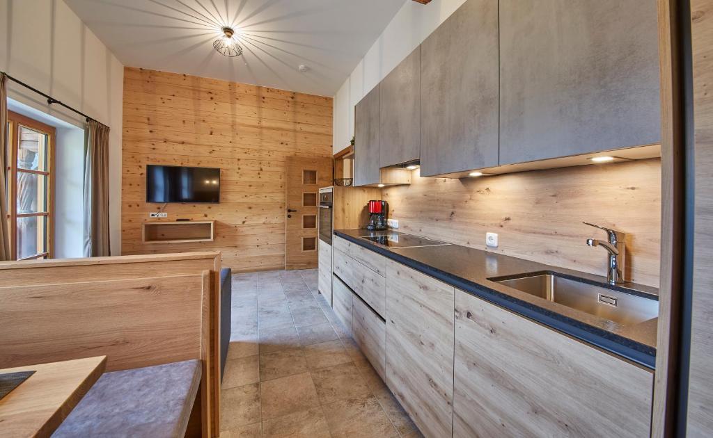 Kuchyň nebo kuchyňský kout v ubytování Feriengut Streitberg Appartements