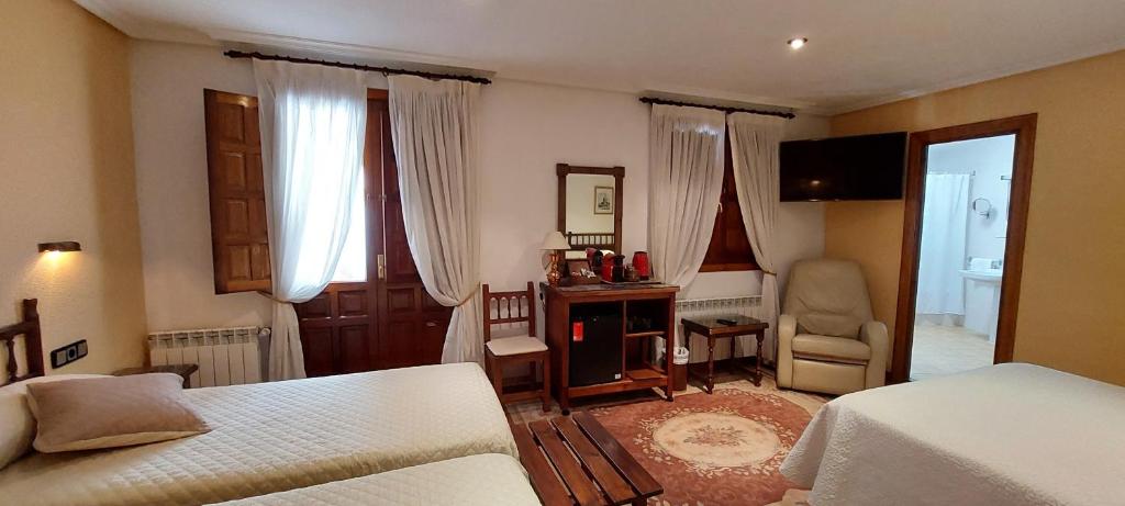 Hosteria Picos De Europa - Chambre Quadruple Avec Vue Sur Jardin