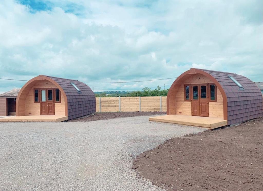 Glastonbury Glamping - Family Room With Bathroom