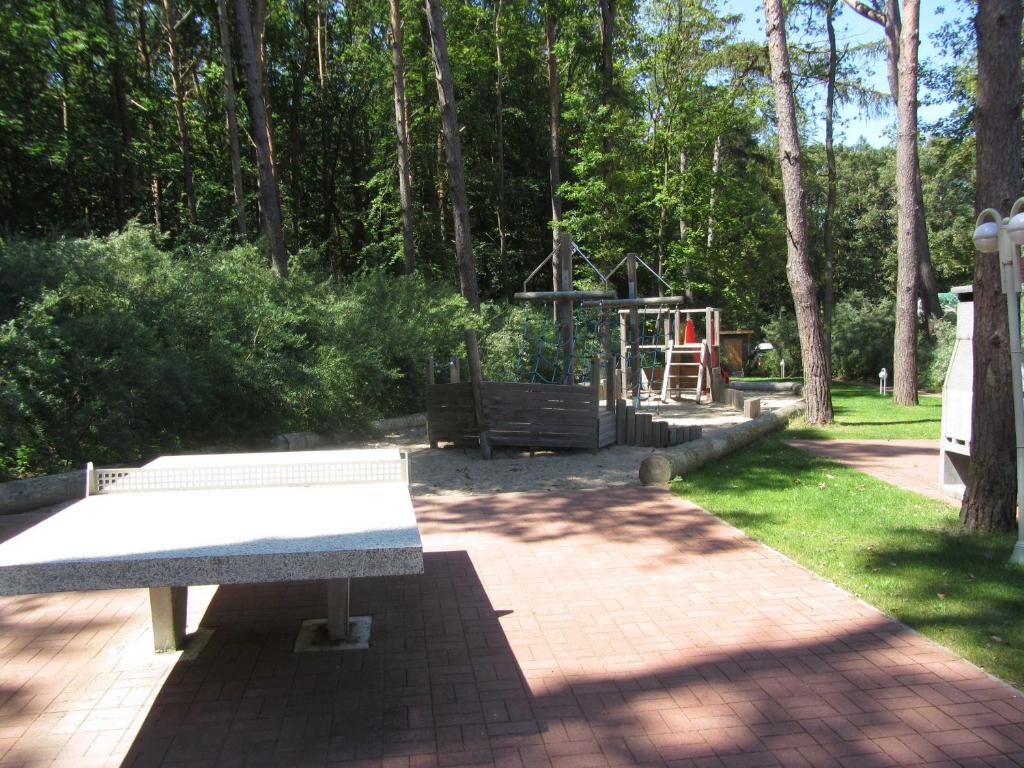 Stolní tenis v ubytování Zempin Ostseepark WE 32 Insel Used nebo okolí
