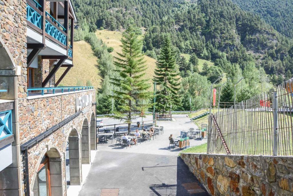 Nespecifikovaný výhled na hory nebo výhled na hory při pohledu z hotelu